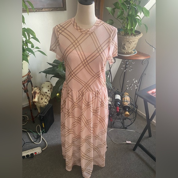 AUW Dresses & Skirts - AUW Blush and Beige Checkered Midi Dress